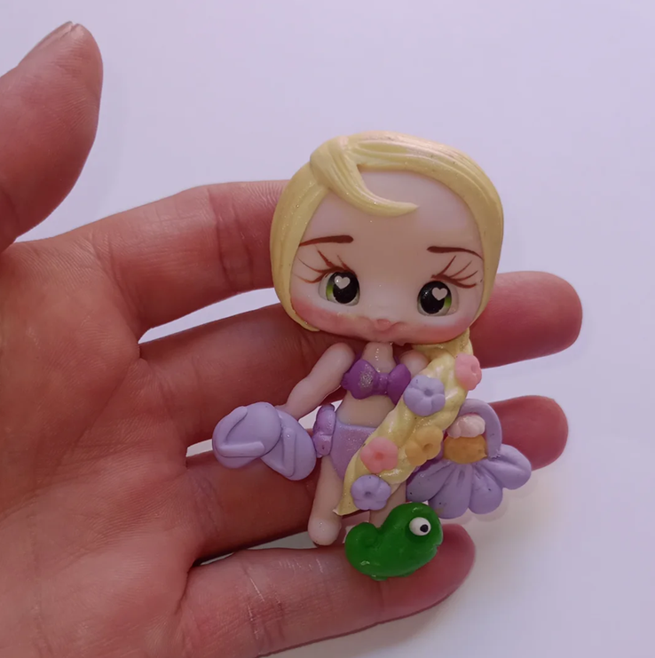 Boneca Rapunzel em biscuit