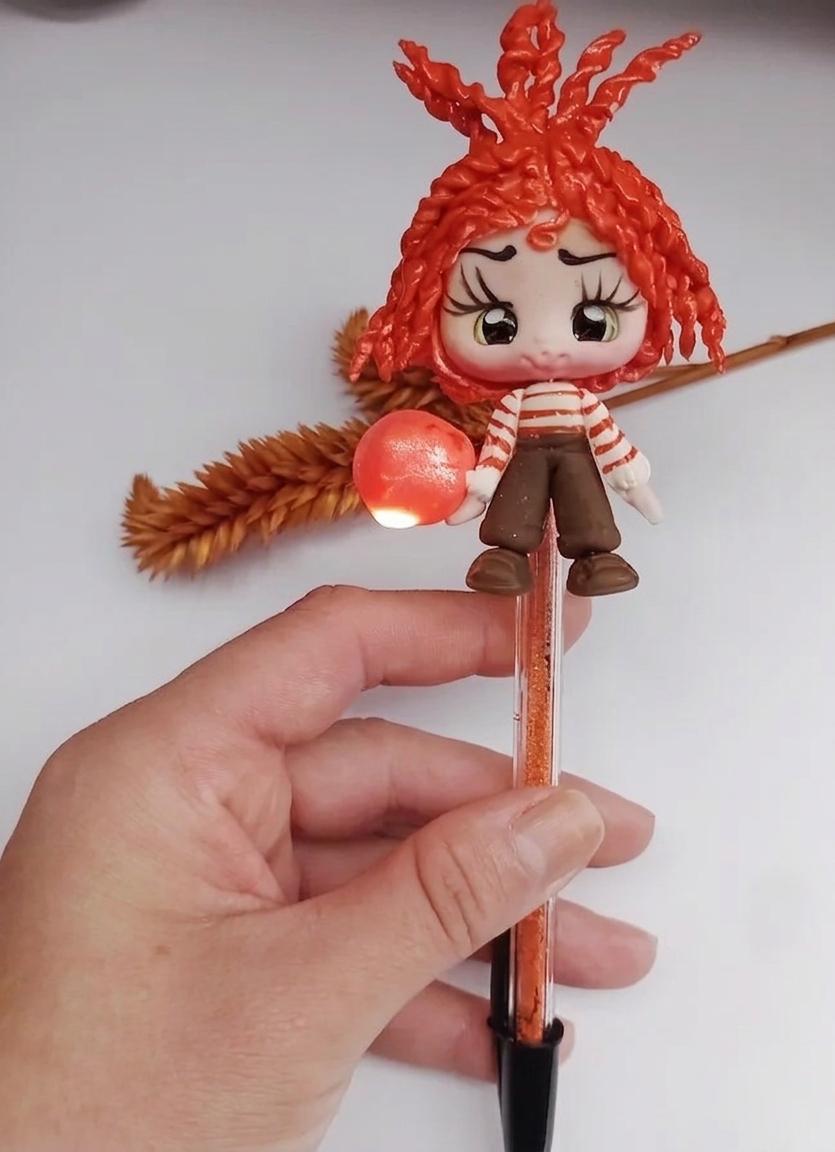 Caneta personalizada com bonequinha