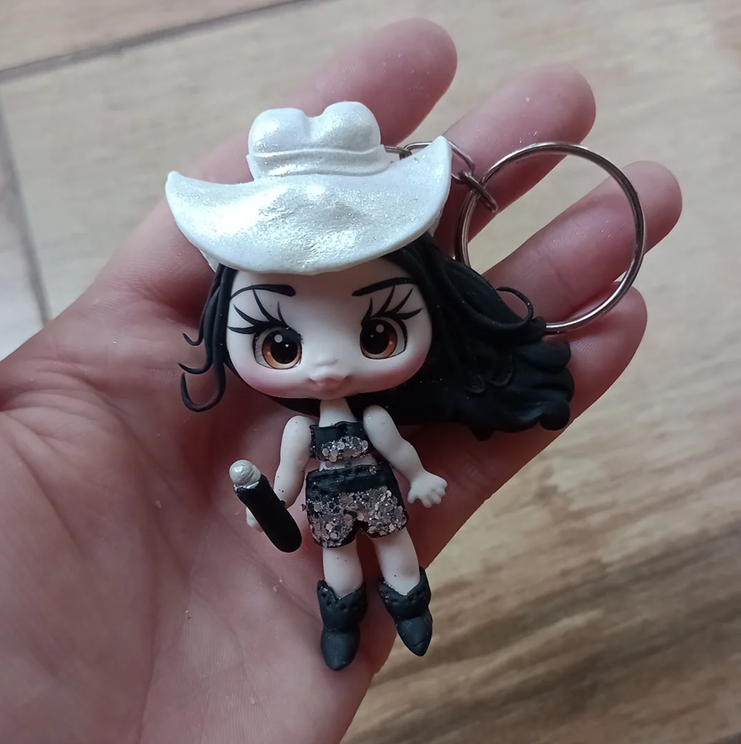 Chaveiro boneca cowgirl preto e prata